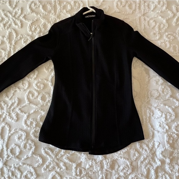 Sno Skins black zip up jacket, size small. New with tags - Picture 2 of 2